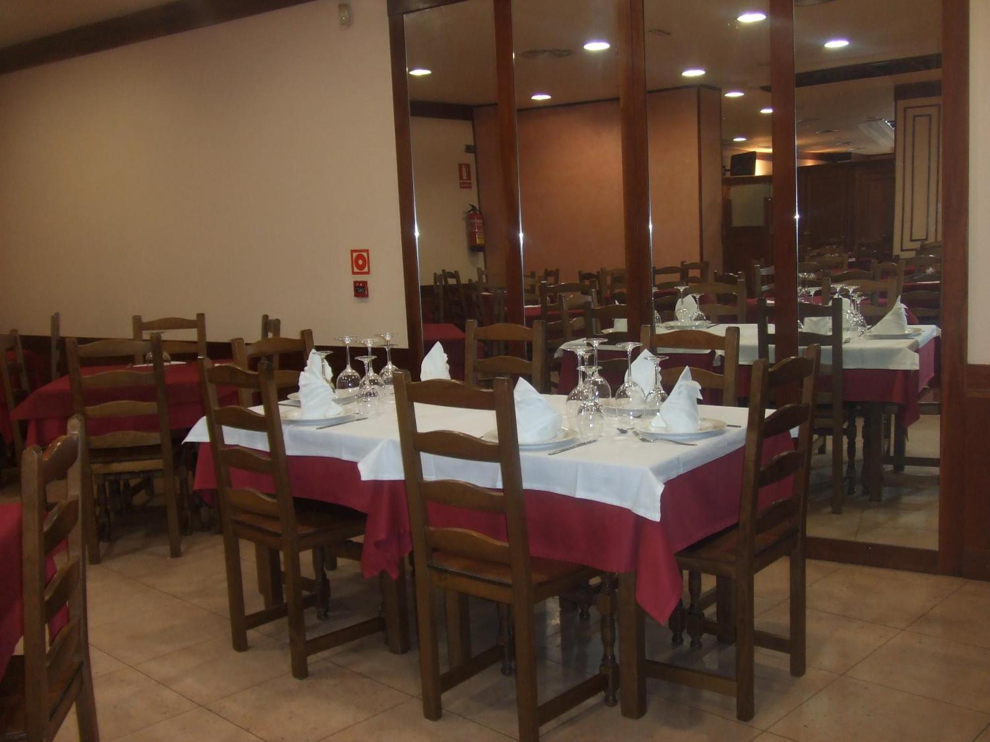 Hotel Vadorrey Roa Bagian luar foto