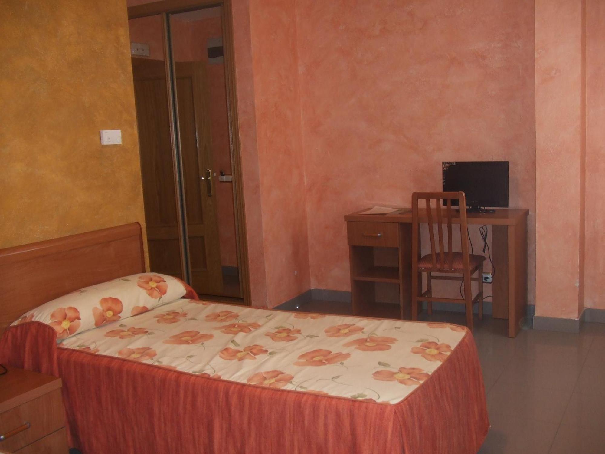 Hotel Vadorrey Roa Bagian luar foto